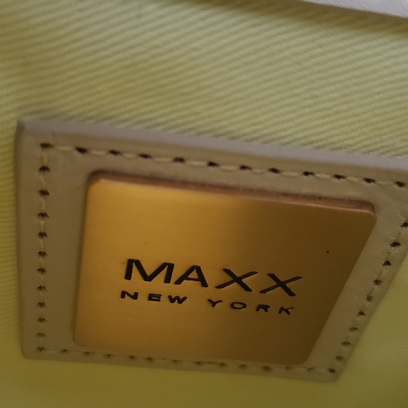 Purse - Picture 2 of 3